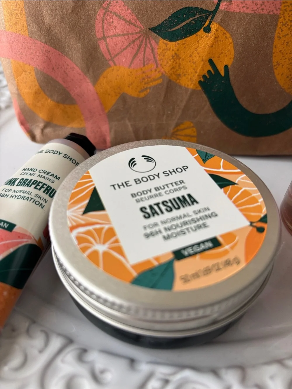 The Body Shop Pink Grapefruit & Satsuma Gift Pouch Set with Pink Accents